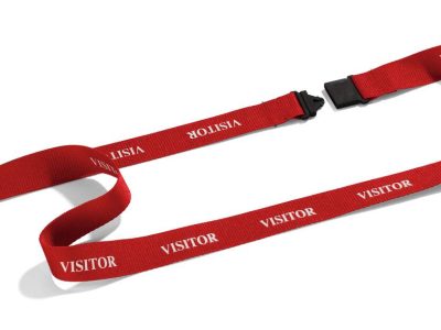 cinta rojo con mosqueton con palabra visitor