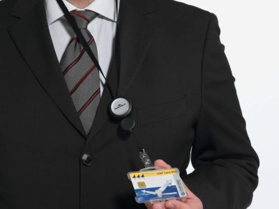 cordon extensible con cierre boton para identificadores negro
