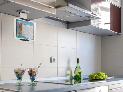 soporte de tablet para pared plateado oferta