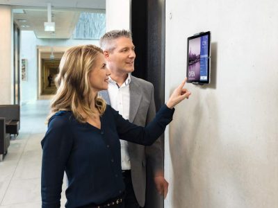soporte de tablet para pared plateado metalico rotatorio